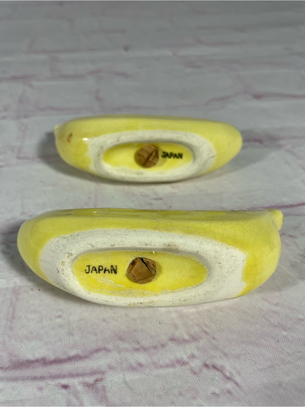 Vintage Hand Painted Ceramic Banana Salt and Pepper Shaker Pair Japan - Picture 7 of 7